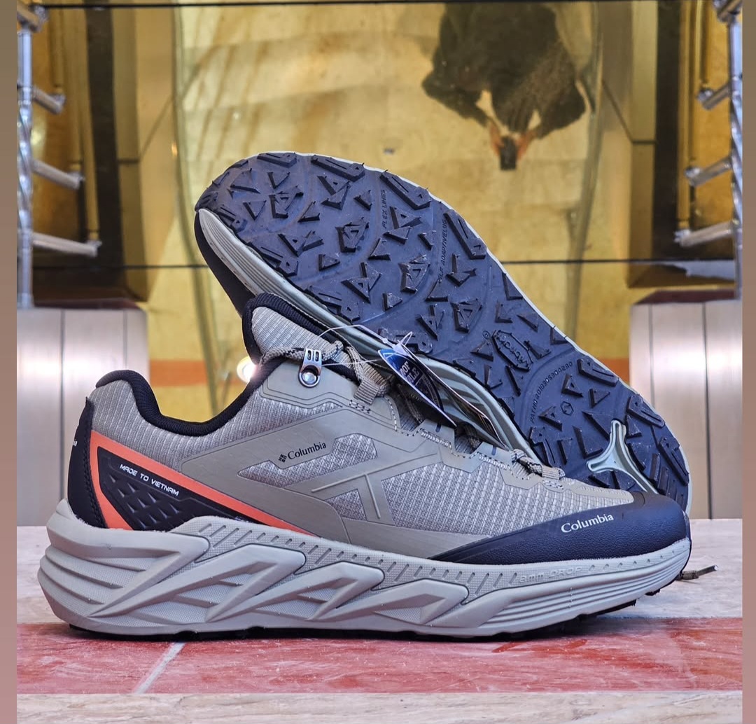 کتونی کلمبیا Colombia kailas mountain wander _2 GTX low waterproof Trekking shoes گورتکس ضد آب زیره ویبرام ،ساخت ویتنام سایز ۴۰ تا ۴۵ فروش بصورت عمده و تک