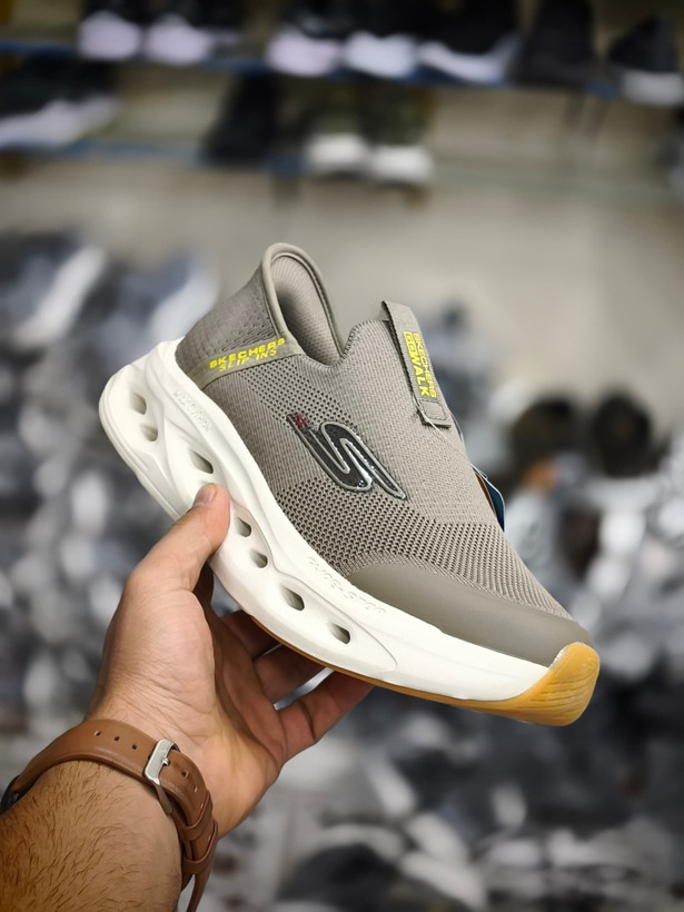 کتونی اسکیچرزمستر کوالیتی /Skechers GOwalk Slip-ins/ساخت ویتنام/فروش عمده و تک/سایز ۴۰ تا۴۵/