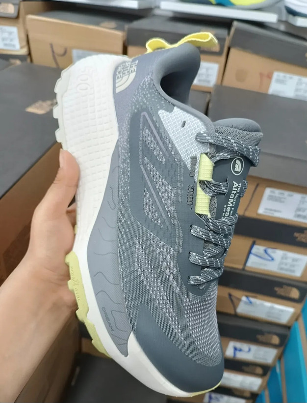 نورث فیس The north face vectiv enduris 3. ساخت ویتنام سایز ۴۰ تا ۴۵. فروش عمده و تک.
