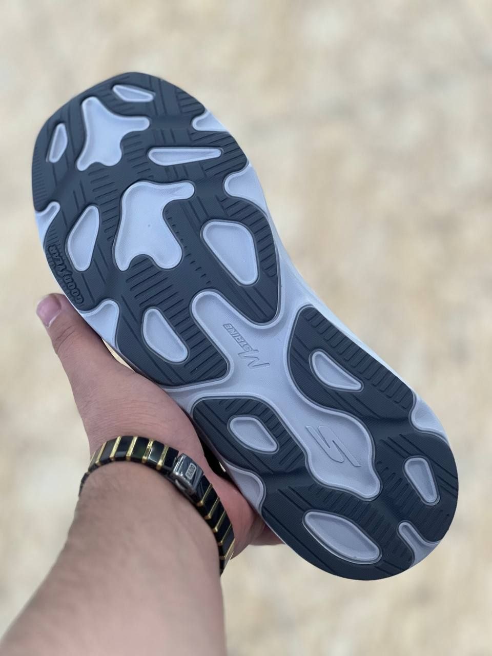 کفش اسکیچرز مکس ران Skechers Max RUN /ساخت ویتنام/سبک طبی و راحت /جعبه و بارکد دار/سایز ۴۰تا۴۵