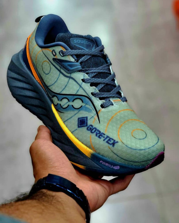 کتونی ساکونی تریمپ۲۲/ Saucony Triumph 22/اصل ویتنام