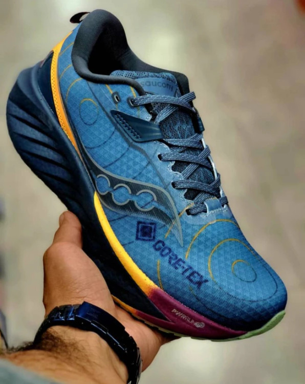 کتونی ساکونی تریمپ۲۲/ Saucony Triumph 22/اصل ویتنام