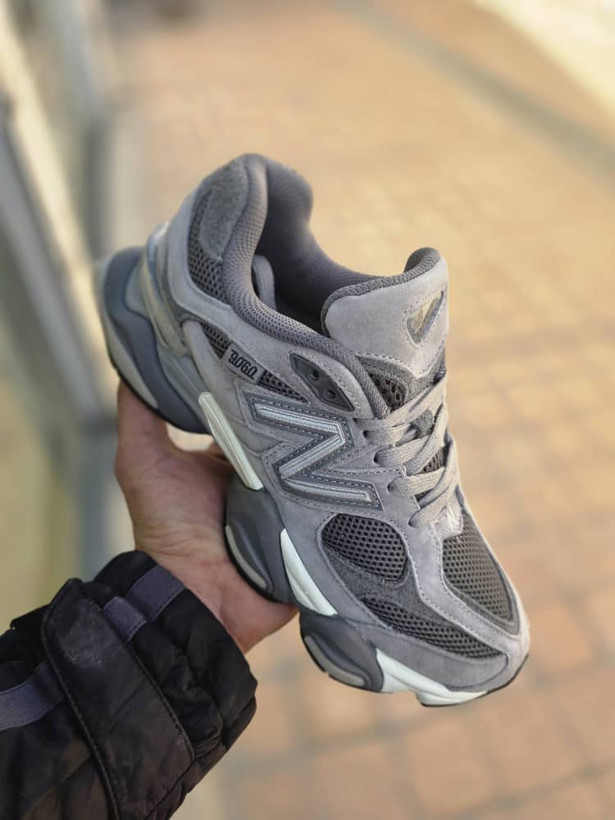 کفش نیوبالانس ۹۰۶۰ساخت ویتنام Newbalance 9060 سایز ۳۸الی ۴۳ فروش عمده و تک