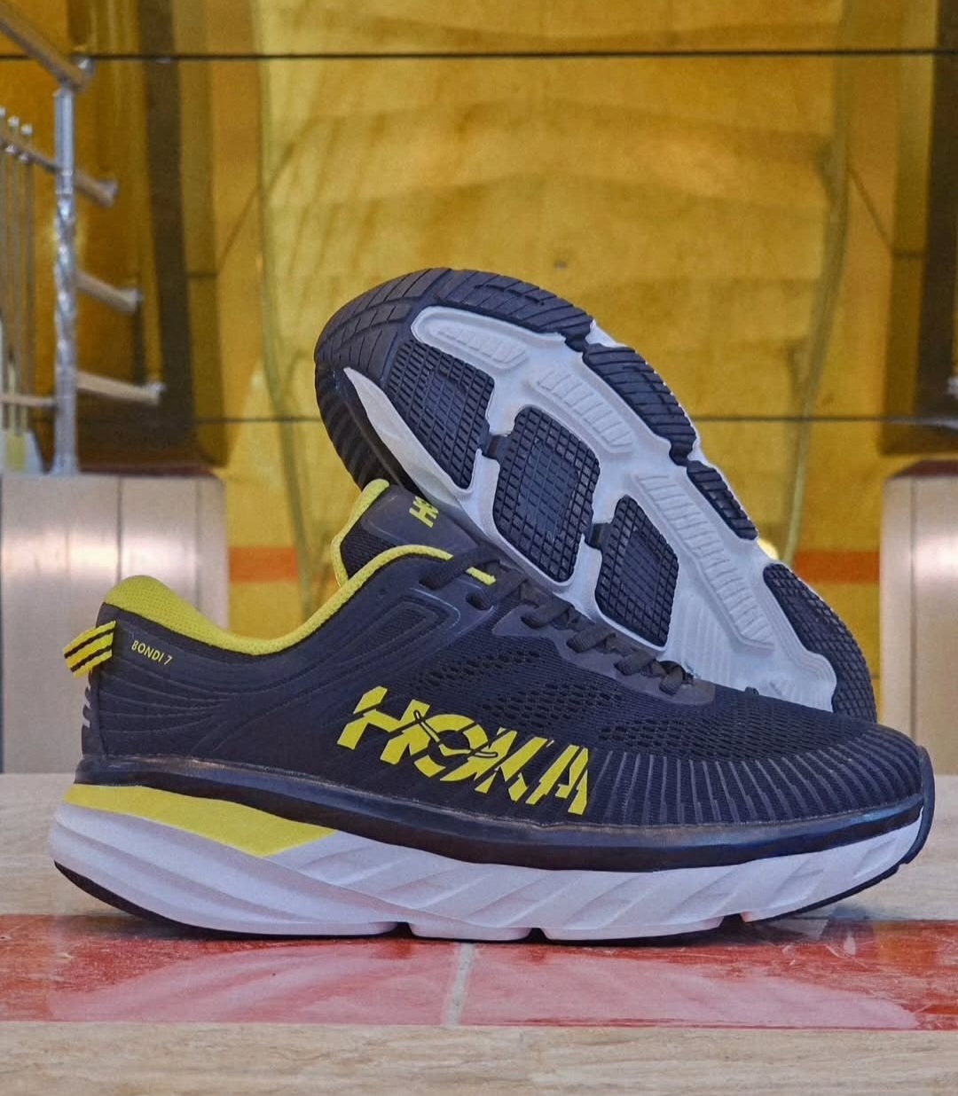 کتونی هوکاباندی ۷Hoka Bondi 7/ساخت ویتنام /سایز ۴۰ تا ۴۵/ فروش عمده و تک