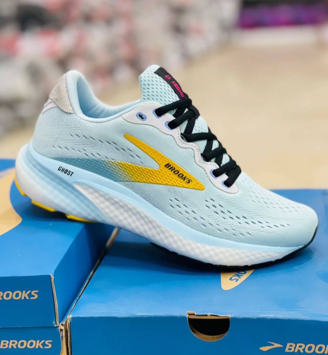 کفش ویتنامی بروکس گاست ۱۷/ ساخت ویتنام/Brooks Ghost 17/