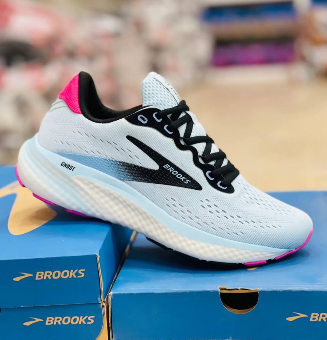 کفش بروکس گاست ۱۷/ ساخت ویتنام/Brooks Ghost 17/ سایز۳۶تا ۳۹/فروش عمده و تک