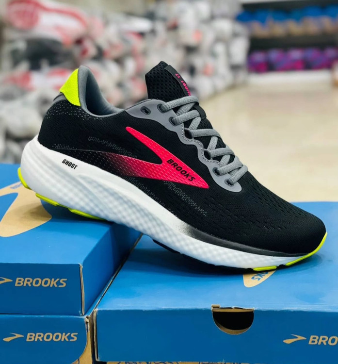 کفش ویتنامی بروکس گاست ۱۷/ ساخت ویتنام/Brooks Ghost 17/