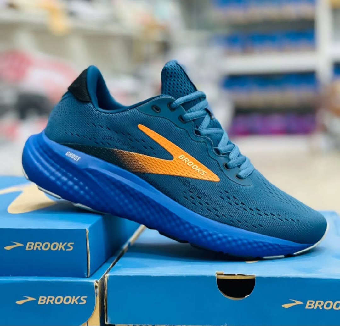 کتونی بروکس گاست ۱۷/ ساخت ویتنام/Brooks Ghost 17/ سایز۴۰الی۴۵ /فروش عمده و تک