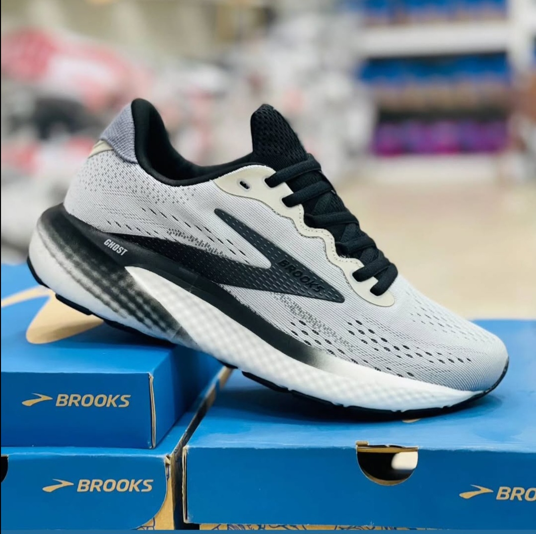 کتونی ویتنامی بروکس گاست ۱۷/ ساخت ویتنام/Brooks Ghost 17/ سایز۴۰الی۴۵ /فروش عمده و تک