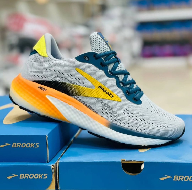 کتونی بروکس گاست ۱۷/ ساخت ویتنام/Brooks Ghost 17