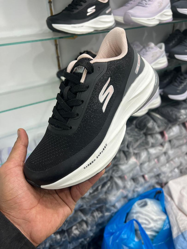 کتونی اسکیچرز هایپر بوس skechers Hyper Burst ساخت ویتنام سایز ۳۷تا۴۰فروش عمده و تک ضمانت کالا