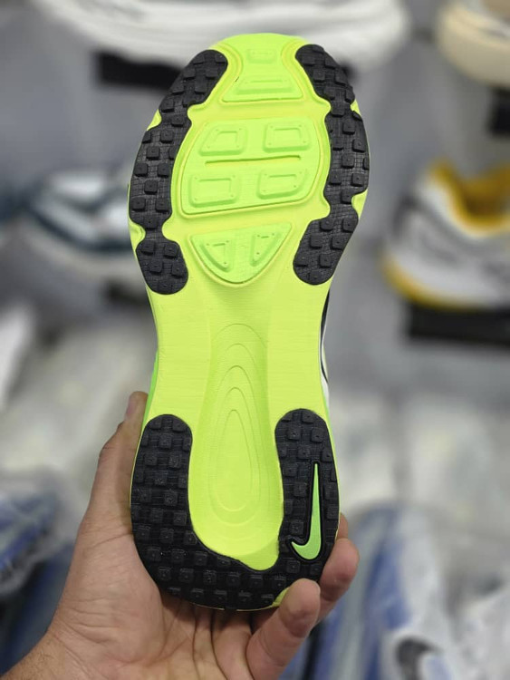کتونی نایک زوم ومرو پلاس/Nike Air Zoom Vomero Plus