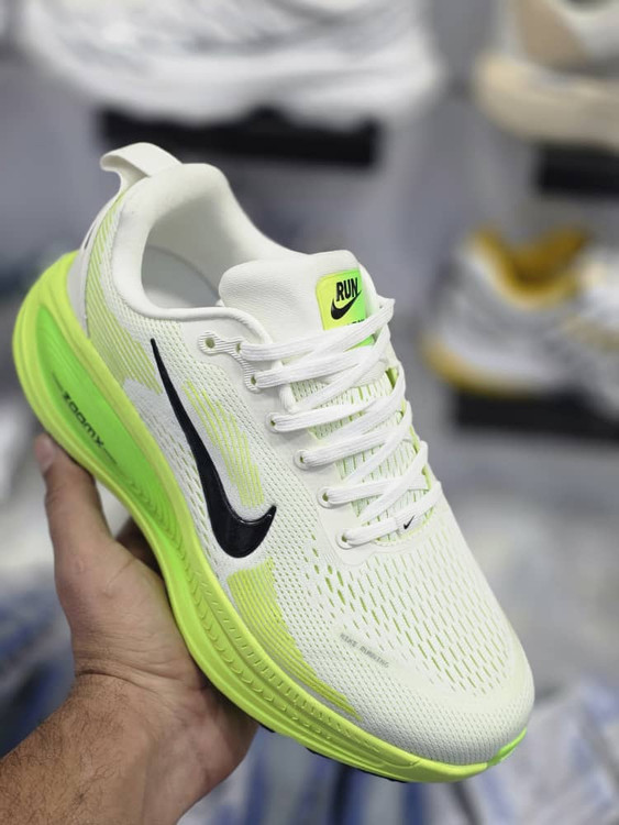 کتونی نایک زوم ومرو پلاس/Nike Air Zoom Vomero Plus