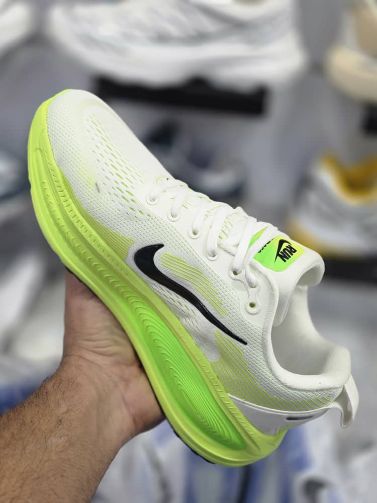 کتونی نایک زوم ومرو پلاس/Nike Air Zoom Vomero Plus/ساخت ویتنام /سایز ۴۰ الی ۴۵/ فروش عمده و تک