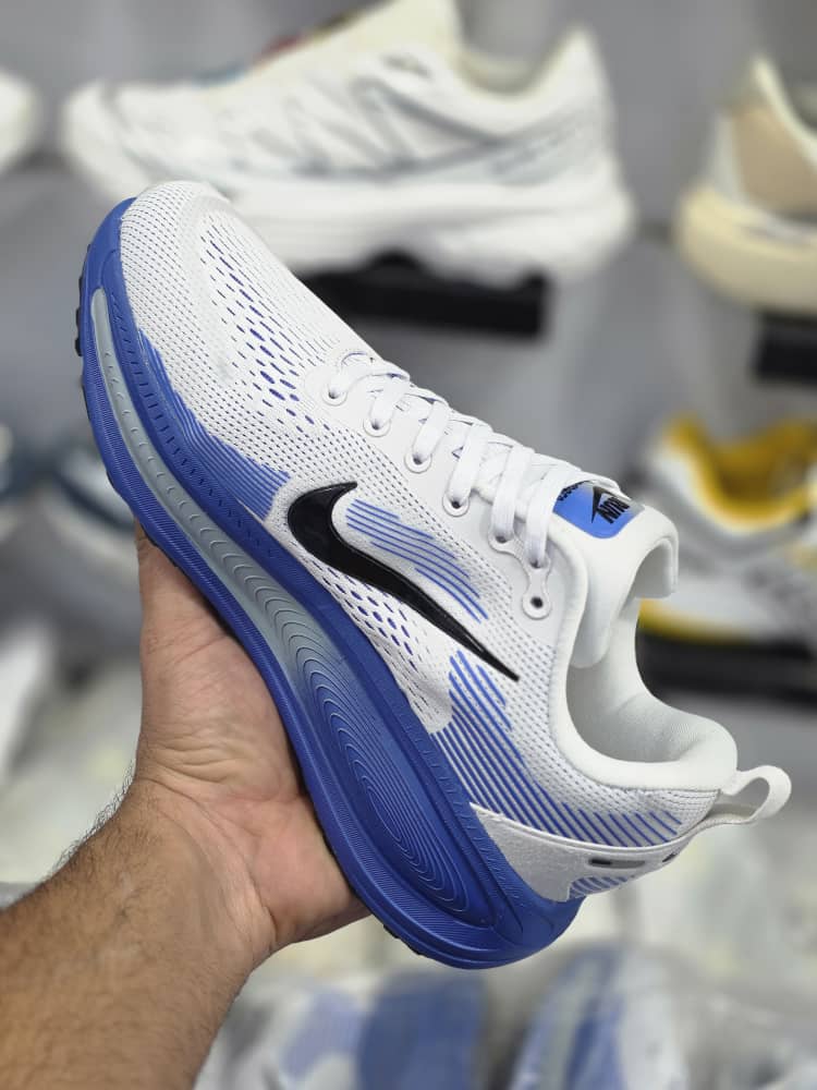 کفش نایک زوم ومرو پلاس/Nike Air Zoom Vomero Plus/ساخت ویتنام /سایز ۴۰ الی ۴۵/ فروش عمده و تک