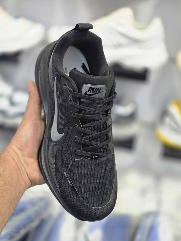 کفش ویتنامی نایک زوم ومرو پلاس/Nike Air Zoom Vomero Plus/ساخت ویتنام /سایز ۴۰ الی ۴۵/ فروش عمده و تک