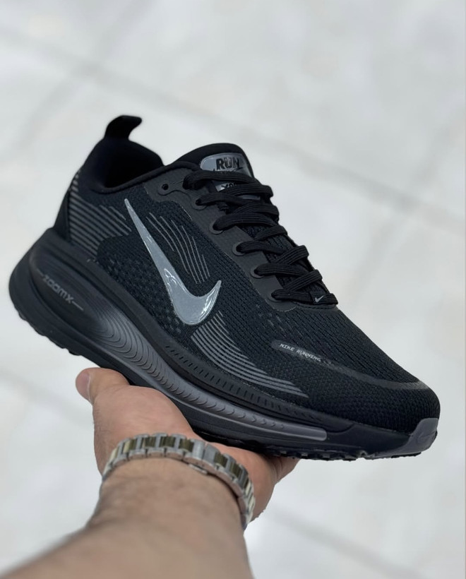 کفش ویتنامی نایک زوم ومرو پلاس/Nike Air Zoom Vomero Plus/ساخت ویتنام /سایز ۴۰ الی ۴۵/ فروش عمده و تک