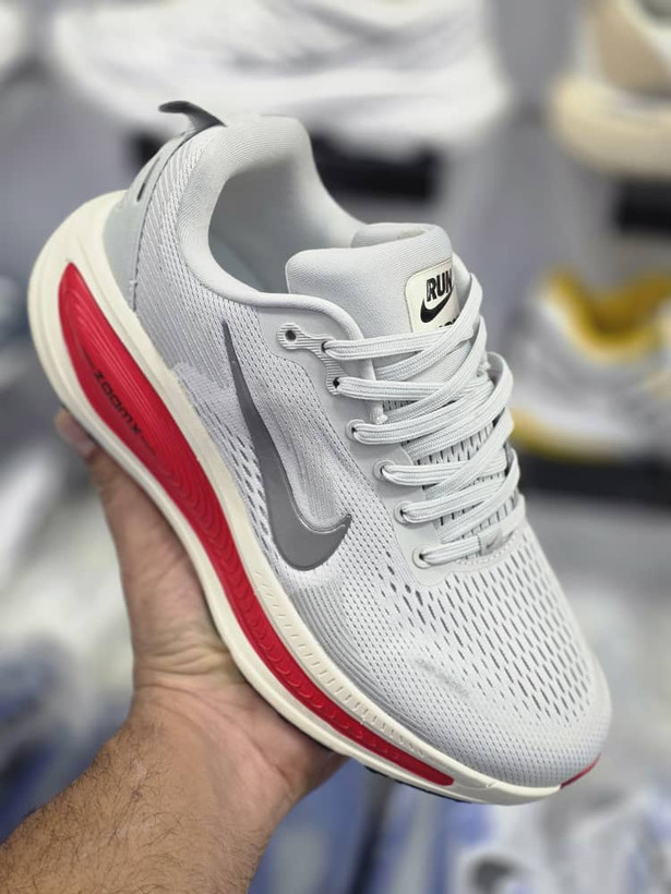 نایک زوم ومرو پلاس/Nike Air Zoom Vomero Plus/ساخت ویتنام /سایز ۴۰ الی ۴۵/ فروش عمده و تک