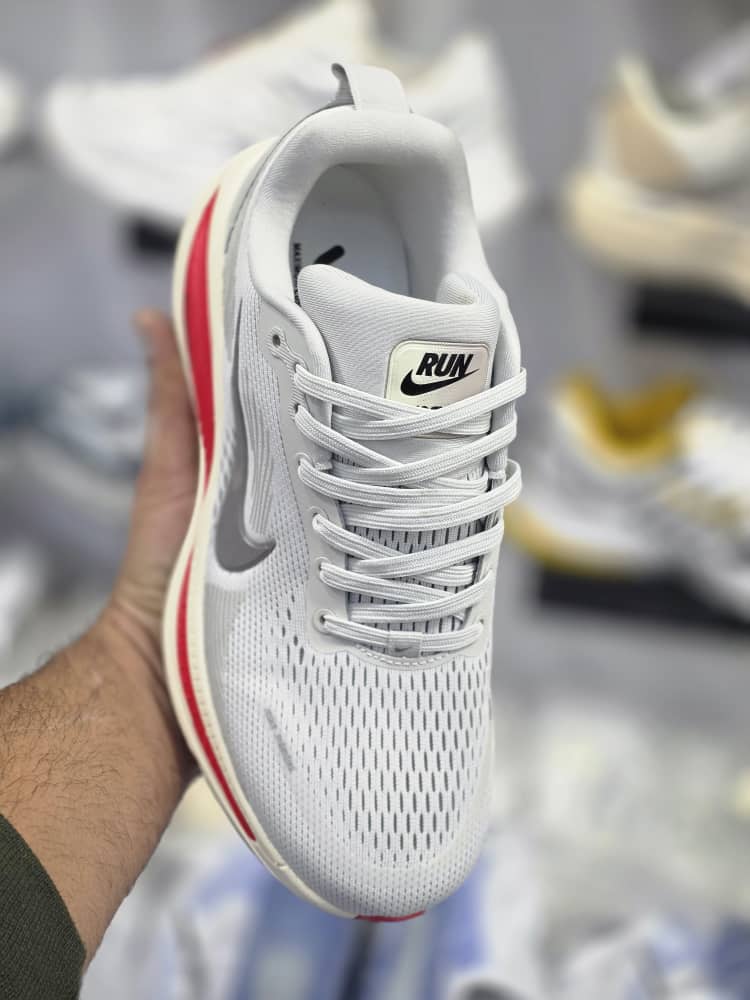 نایک زوم ومرو پلاس/Nike Air Zoom Vomero Plus/ساخت ویتنام /سایز ۴۰ الی ۴۵/ فروش عمده و تک