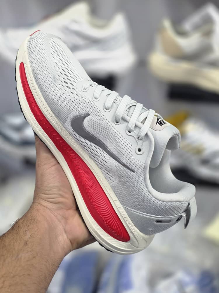 کتونی نایک زوم ومرو پلاس/Nike Air Zoom Vomero Plus