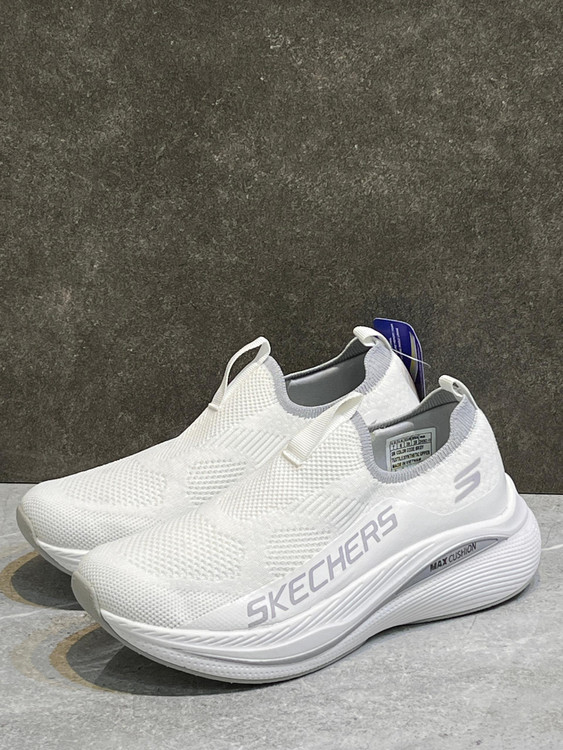 کتونی اسکیچرز مدل GO Walk max Cushioning , سایز ۳۷ تا ۴۰، ساخت ویتنام ، فروش عمده و تک. Skechers Go Walk Max Cushioning Vietnam