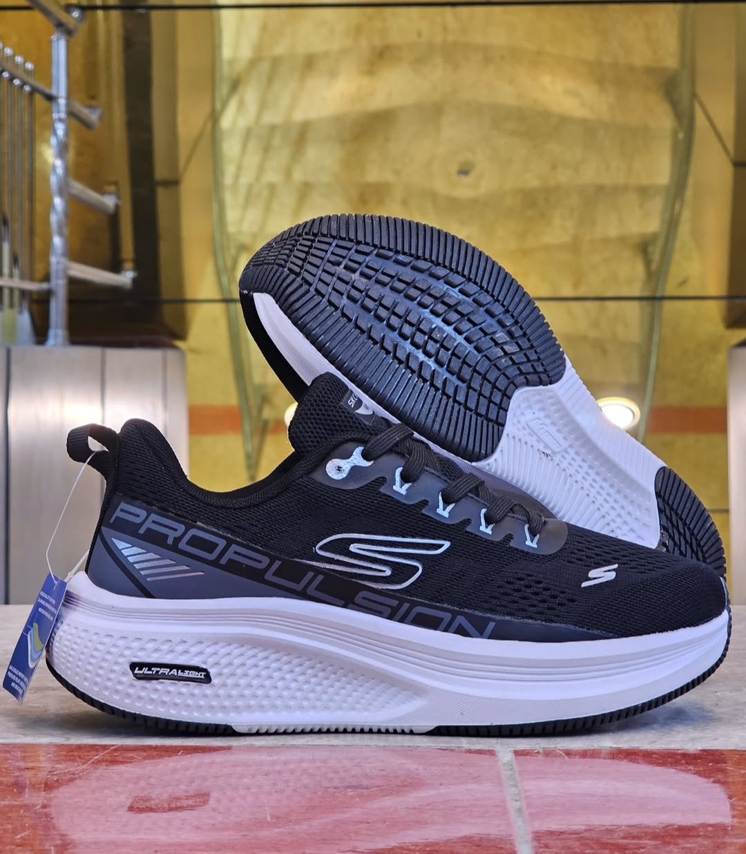 کفش اسکیچرز طبی و ضد آب سایز ۳۷ تا ۴۰ ساخت ویتنام فروش بصورت عمده و تک . Skechers max cushioning terminus sneaker vietnam