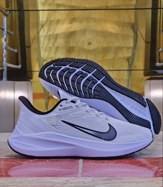 نایک ایز زوم وینفلو ۷/Nike Air Zoom Winflo 7/