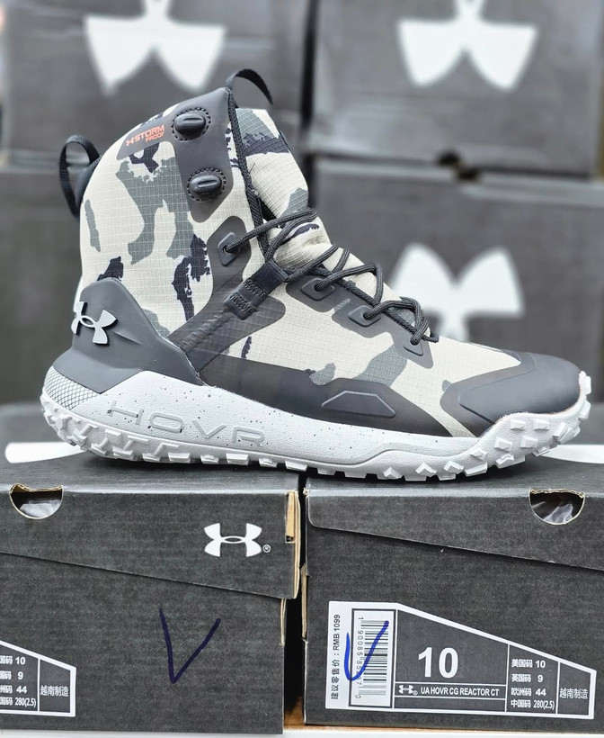 بوت اندرارمورمدل هاورداون ضد آب/Under armor hovr /ساخت ویتنام/مستر کوالیتی a کیفیت بالا سایز ۴۰ تا ۴۵ تنوع در ۴ رنگ جذاب همراه با جعبه بارکد دار