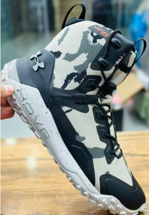 بوت اندرارمورمدل هاورداون ضد آب/Under armor hovr /ساخت ویتنام/مستر کوالیتی a کیفیت بالا سایز ۴۰ تا ۴۵