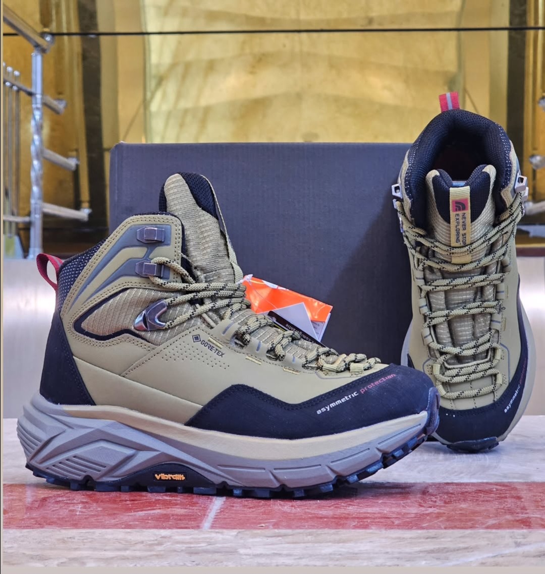 بوت نورث فیس /North face/ ضد آب و رویه گورتکس / زیره ویبرام / ضمانت کیفیت/ سایز ۴۰تا ۴۵