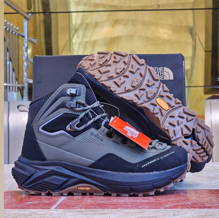 بوت نورث فیس /North face/ مستر کوالیتی A/ضد آب و رویه گورتکس / زیره ویبرام / ضمانت کیفیت/ سایز ۴۰الی ۴۵