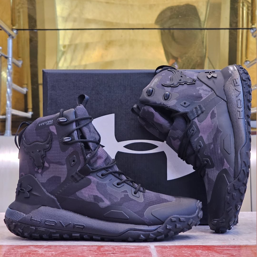 بوت اندرارمور هاورداون ضد آب/Under armor hovr /ساخت ویتنام /مستر کوالیتی a , کیفیت بالا سایز ۴۰ تا ۴۵ تنوع در ۴ رنگ جذاب همراه با جعبه بارکد دار