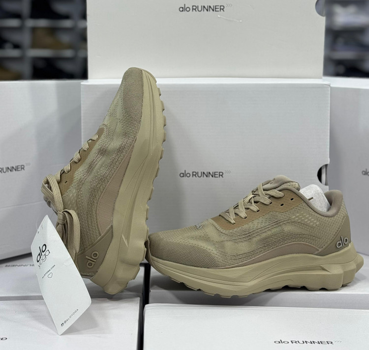 کتونی الو Alo Yoga Alo Runner sneakers/ساخت ویتنام/سایز ۴۰تا ۴۵/فروش عمده و تک/ضمانت کالا