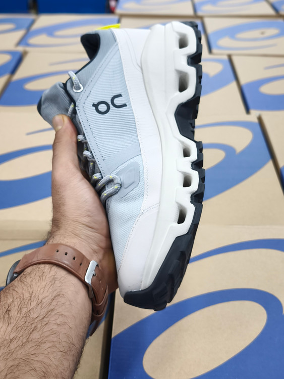 کتونی آن رانینگ گورتکس ضد آب | On Running Cloud tech phase Gore Tex/ساخت ویتنام/سایز ۴۰ تا ۴۵/فروش عمده و تک