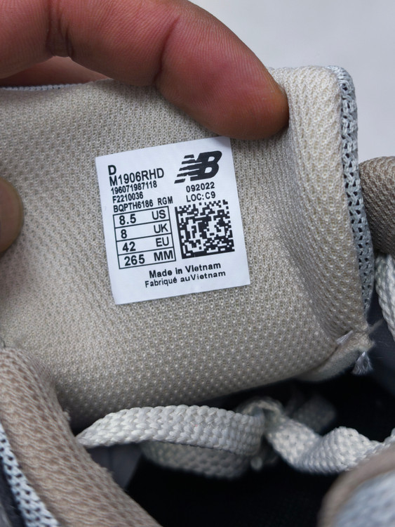کتونی نیوبالانس ۱۹۰۶/Newbalance 1906/ ساخت ویتنام/سایز40 الی45/ فروش بصورت عمده و تک/ضمانت کالا