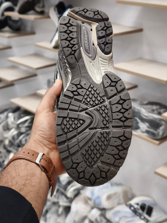 کتونی نیوبالانس ۱۹۰۶/Newbalance 1906/ ساخت ویتنام/سایز40 الی45/ فروش بصورت عمده و تک/ضمانت کالا