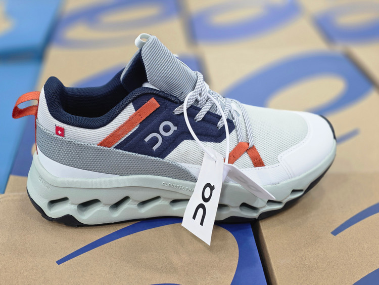 کفش ویتنامی کیوسی کلود هوریزون ضدآبShoes On Cloudhorizon Damen waterproof Vietnam سایز ۴۰ تا ۴۵ ، فروش بصورت عمده و تک باجعبه بارکدار