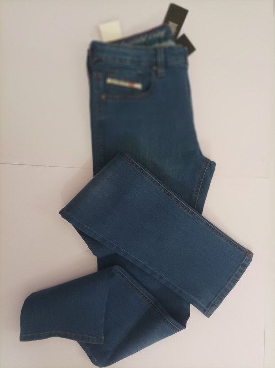 شلوار لی اورجینال برند دیزل فروش تک و عمده سایز ۴۰ تا ۵۰