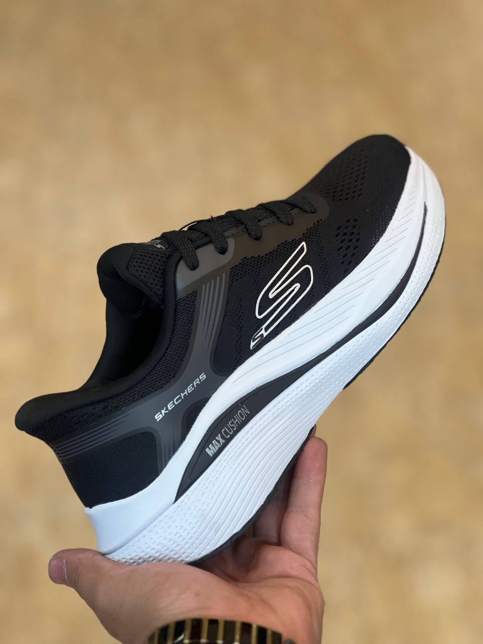 کفش اسکیچرز مکس کوشن skechers max cushioning terminus sneaker سایز 40 تا 45 ساخت ویتنام فروش عمده و تک