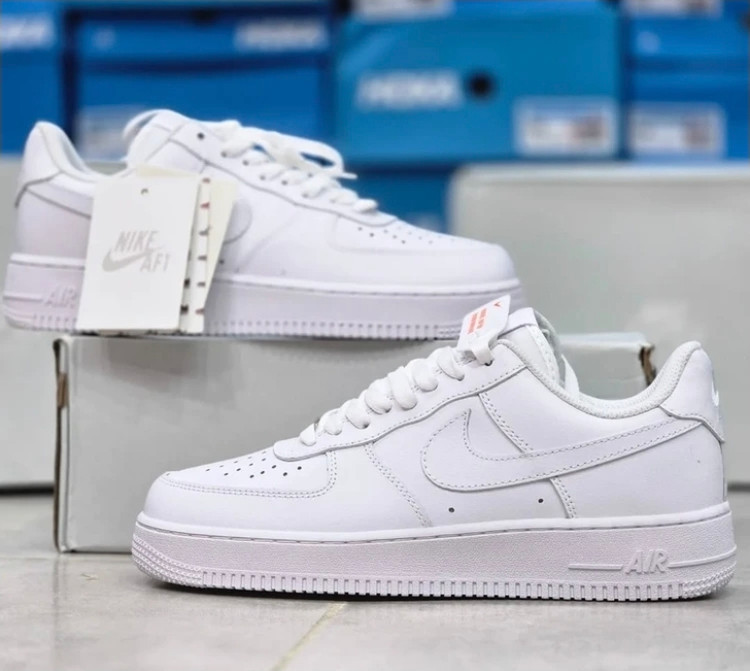 کتونی نایک ایرفورس کلاسیک/Nike Air force/ساخت ویتنام/ رویه چرم سایز ۴۰تا ۴۵/سفید کلاسیک/فروش عمده وتک