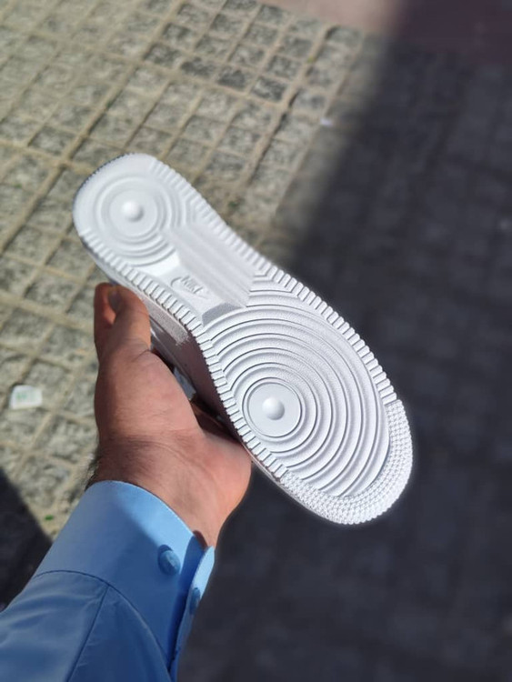 کتونی نایک ایرفورس کلاسیک/Nike Air force/ساخت ویتنام/ رویه چرم سایز ۴۰تا ۴۵/سفید کلاسیک/فروش عمده وتک