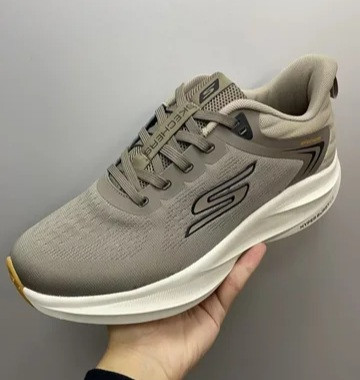 کفش اسکیچرزمدل هایپر بارست Skechers /ساخت ویتنام/سبک طبی و راحت /جعبه و بارکد دار/سایز ۴۰تا۴۵