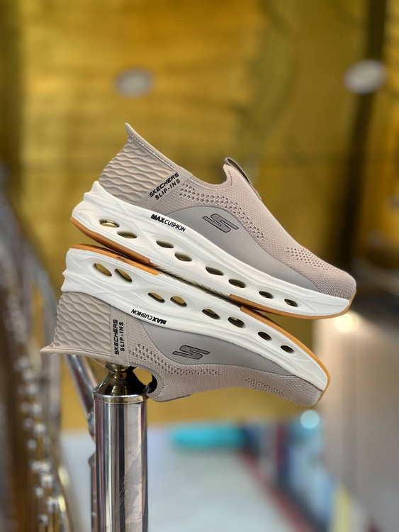 کفش اسکیچرز اسلیپ اینزگو والک/Skechers GOwalk Slip-ins/ساخت ویتنام/فروش عمده و تک/سایز ۴۰ تا۴۵