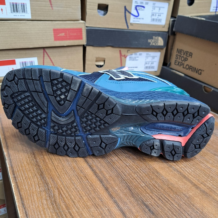 کتونی نیوبالانس ۱۹۰۶/Newbalance 1906/ سایز۴۰الی ۴۵/ساخت ویتنام/فروش بصورت عمده و تک/ضمانت کالا