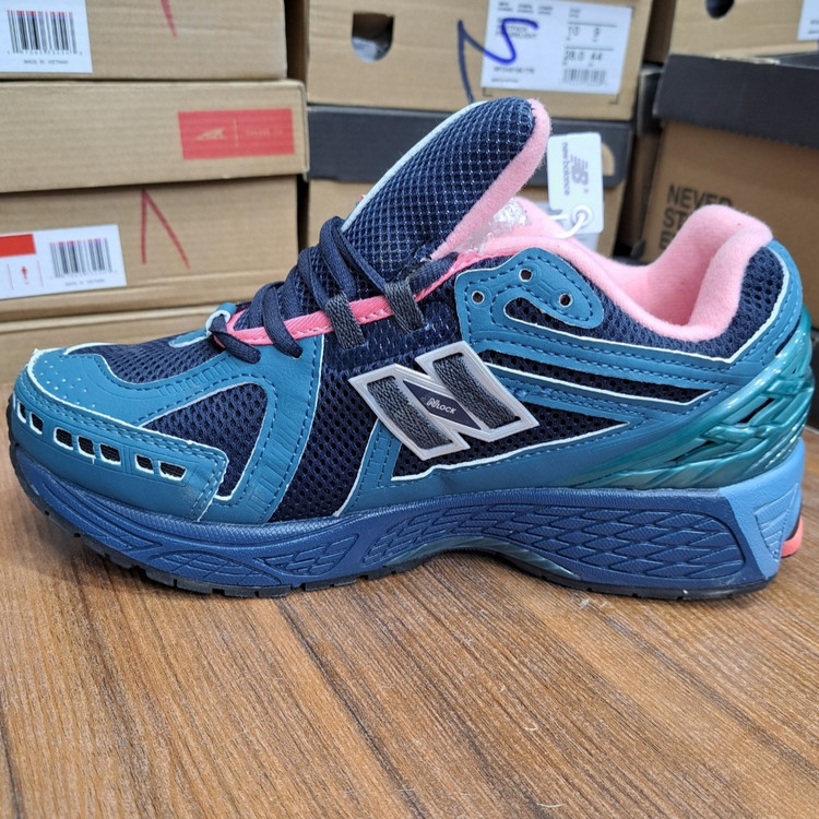کتونی نیوبالانس ۱۹۰۶/Newbalance 1906/ سایز۴۰الی ۴۵/ساخت ویتنام/فروش بصورت عمده و تک/ضمانت کالا