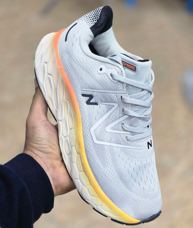 کتونی رانینگ و پیاده روی نیوبالانس فرش فوم newbalance fresh foam /ساخت ویتنام/ کیفیت مستر کوالیتی A / سایز ۴۰ الی ۴۵
