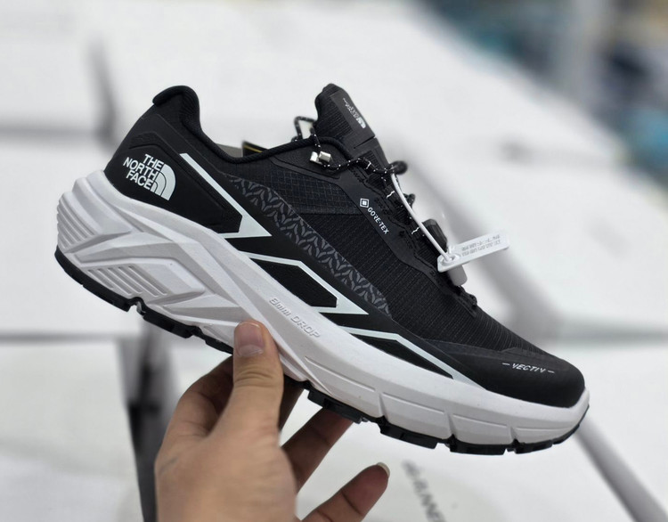 کفش نورث فیس ضدآب/سایز 40 الی 45 /NorthFaceI/ ساخت ویتنام /فروش عمده و تک