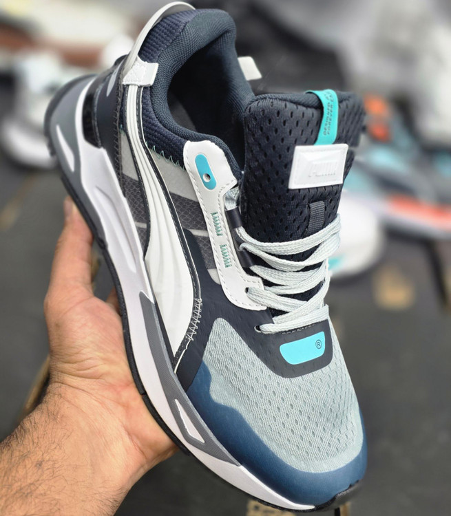 کتونی پوما / PUMA / ساخت ویتنام سایز ۴۰ الی ۴۵/فروش بصورت تکی و عمده