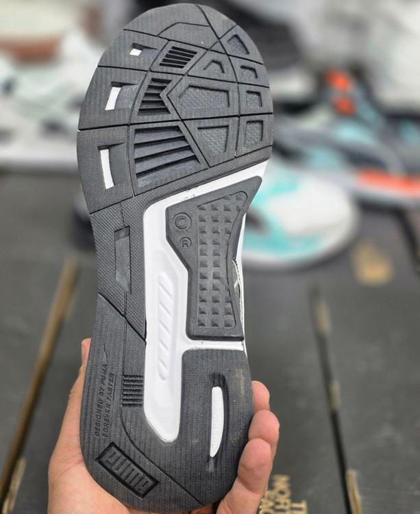 کتونی اسپرت پوما / PUMA / ساخت ویتنام سایز ۴۰ الی ۴۵/فروش بصورت تکی و عمده