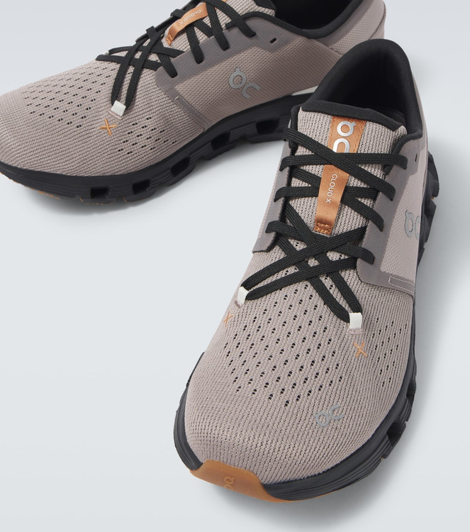 کتونی آن رانینگ On Running X 4ساخت ویتنام سایز ۴۰الی ۴۵،کیوسی درچندین رنگ با جعبه بارکددار، فروش تکی و عمده